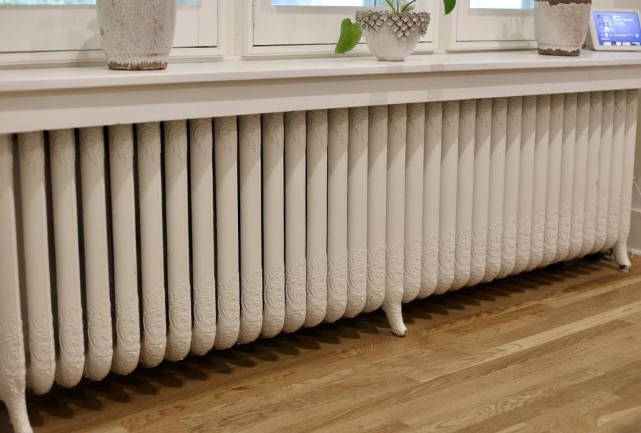 In the Kemp house, you will find radiators like this one that disperses geothermal heat throughout the home. Not only do these radiators make the beautiful statement, they also show the power of geothermal energy. 