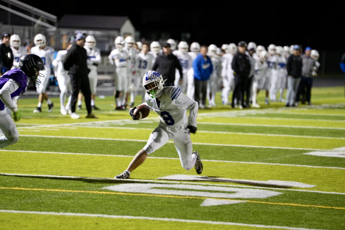 Receiver Hudson Lewis With a Juke Fest Catch and Run Leading to a Diving Late 4th Quarter Touchdown Against the Rocky Mountain Grizzlies 