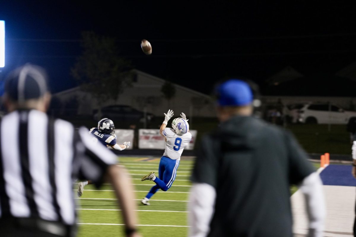 Timberline Receiver Hudson Lewis Halls in Deep Ball