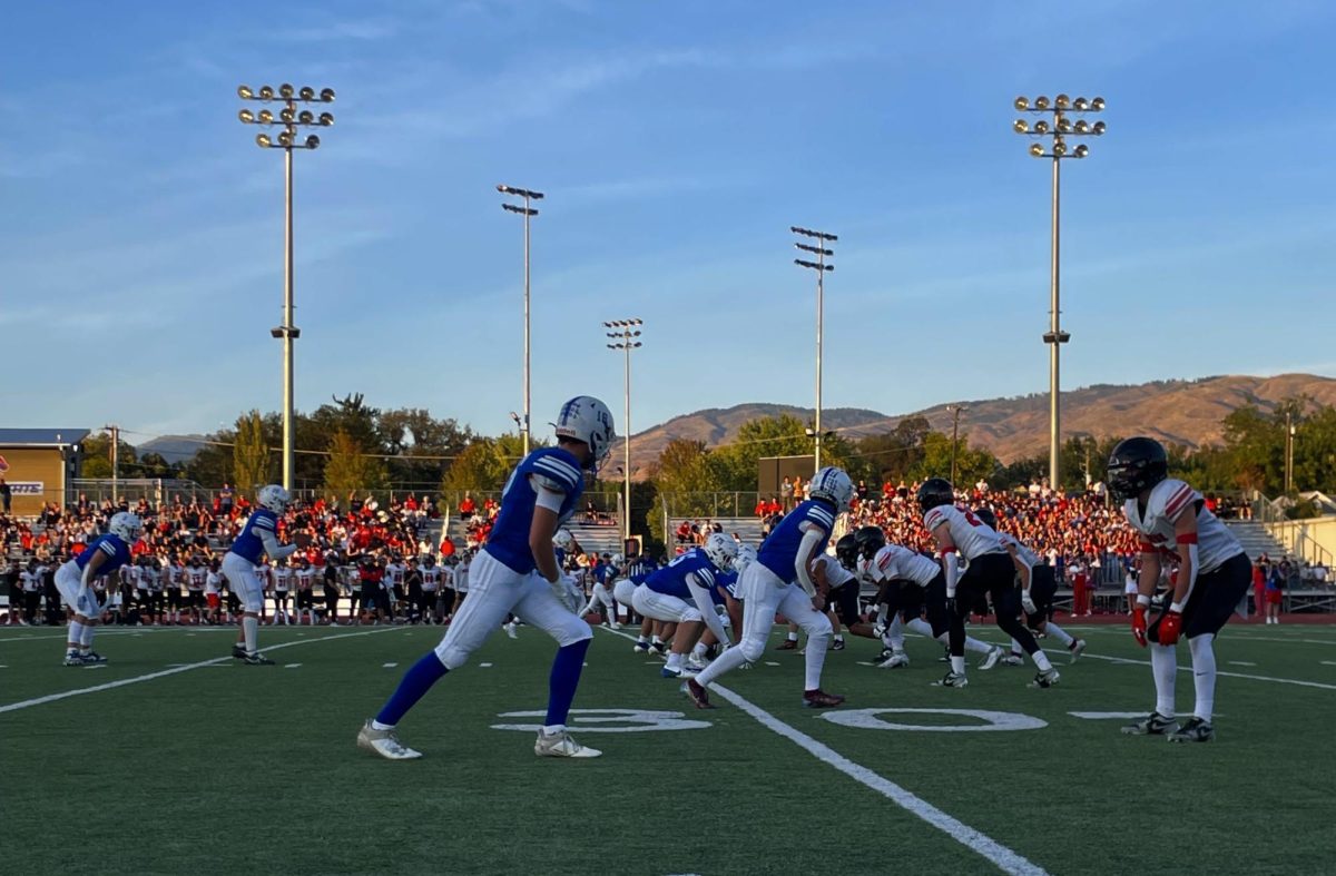 Varsity Football on Offense
