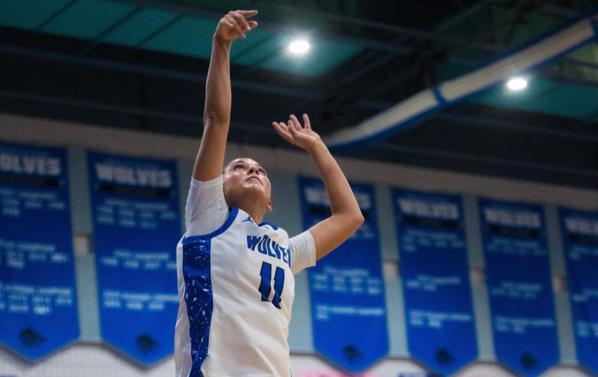 Gabi Iglesias (Sr.) taking the ball up. 